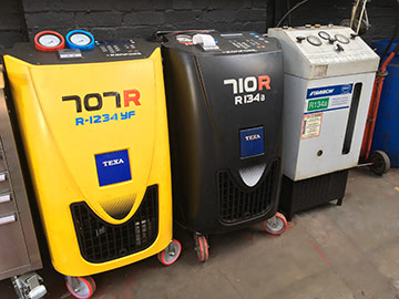 Air conditioning re-gas machines